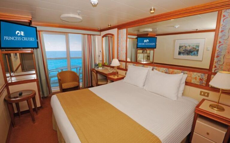 Sapphire Princess Cabins: The Best & Worst Rooms on the Ship